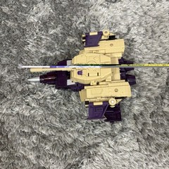 Transformers Legacy Leader Class Blitzwing