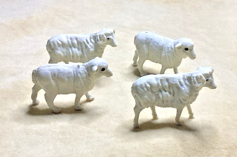 Lot Of 4 White Plastic Sheep For Farm Train Nativity Displays Or Crafting