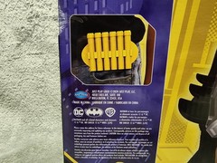 Batman DC Comics Ultimate Gauntlet Launcher w Lights And Sound 6 foam Darts