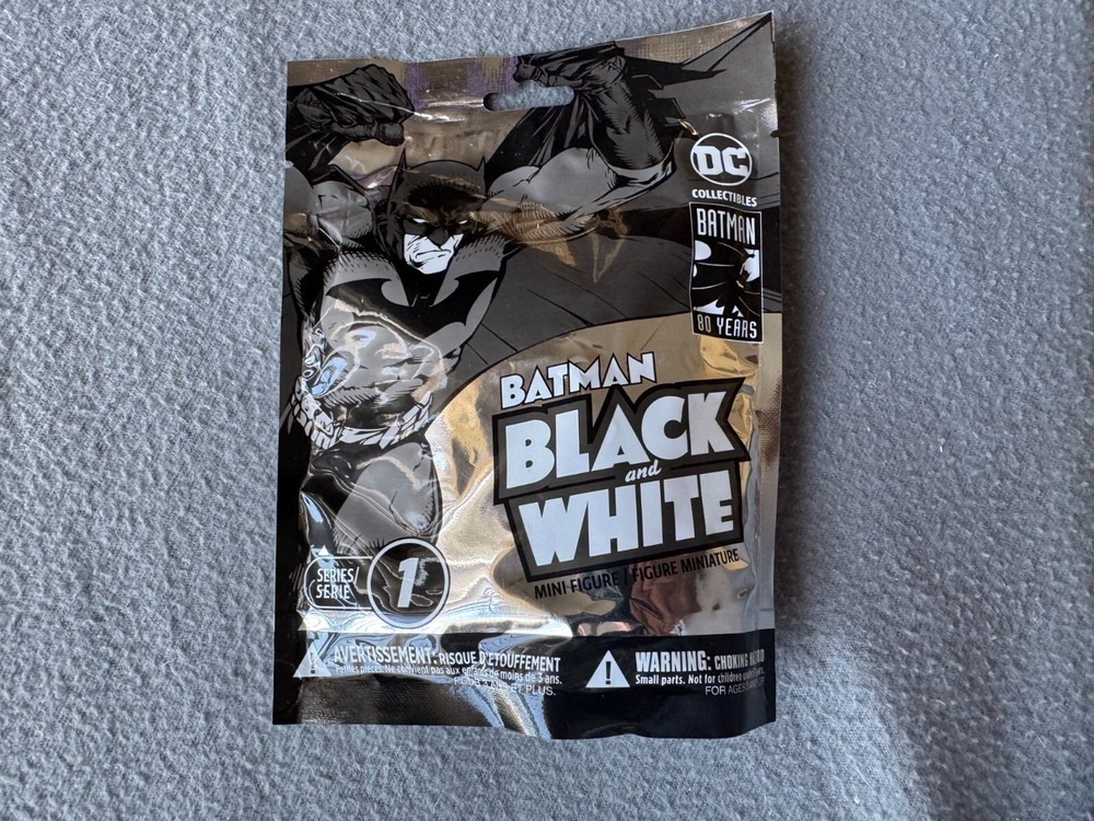 DC Comics Batman Black & White Mini Figure Blind Bag Series 1 Sealed Random
