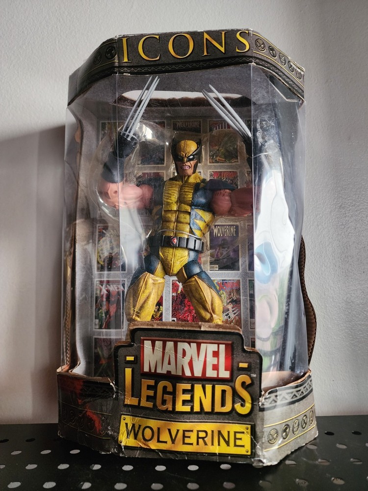 Marvel (2006) Legends: X-Men: Wolverine (Masked) | Icons Action Figure Toy