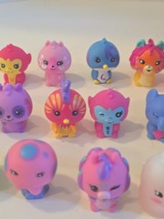 Cepia BANANAS BUNCH Peel to Reveal Animal Figures Toy Lot Of 16 Characters