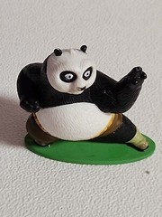 Kung Fu Panda PVC Figure TM & DWA DecoPac Green Base 2.5″ Cake Topper