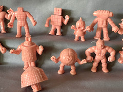 Vintage Matell 1980’s M.U.S.C.L.E. Men Mini Figures – Flesh Color – Lot of 12