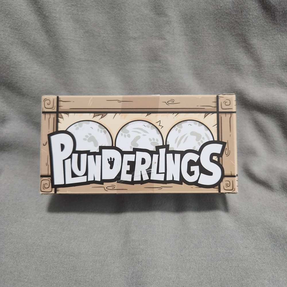 Grey Hatchling Crate – Plunderlings Action Figure Pack