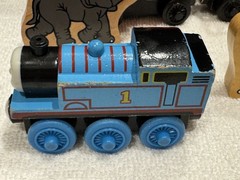 Thomas Wooden Railway Thomas Circus Tiger Elephant Zebra Red Yellow Car SeeVideo