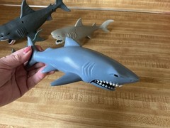 IT’S SHARK WEEK 🦈 CHOMPING Great White Sharks plastic toy figures BITE ACTION