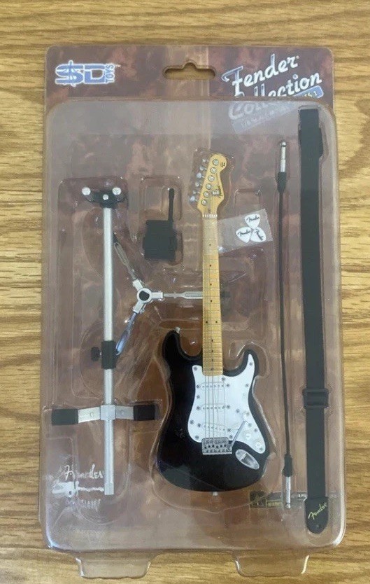 SD Toys Fender Collection Serie 1 – 1/6 Scale Model Fender Stratocaster NIB