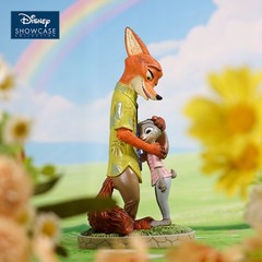 enesco SHOWCASE Zootopia Nick comforting Judy figurine NEW IN STOCK
