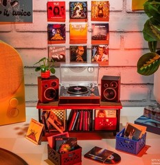 MGA’s Miniverse Real Music Record Player Mini Collectibles Mini Playable Record
