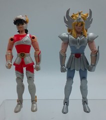 Saint Seiya Knights Of The Zodiak Lot Of 2 Action Figures Cygnus Hyoga Kurumada