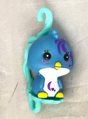 BANANA BUNCH Pawka Penguin Figure & Yellow Banana 2018 Cepia Loose