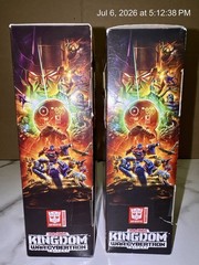 Transformers War for Cybertron Kingdom Autobot Pipes and Autobot Slammer
