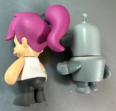 Kidrobot Futurama Series 1 Bender 1/16 + Kidrobot Futurama Mini Series 1 – Leela