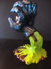 ALIEN HAND Custom Kidrobot Santa Cruz Skateboards Screaming Hand Figure