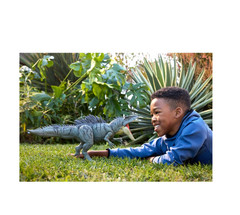 Jurassic World Colossal Chomp Giganotosaurus Figure with Big Bite, Multi Directi