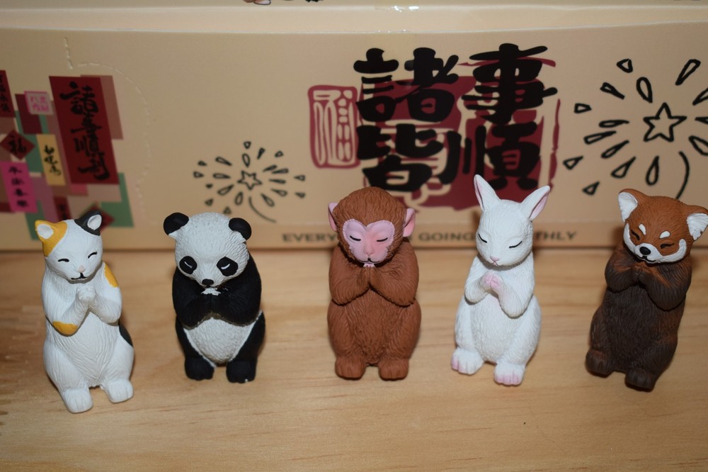 New! Everything is going Smoothly PRAYING Animal resin Figures (3 blind boxes)