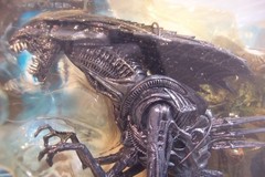 ALIEN VS PREDATOR: ALIEN QUEEN W/ BASE PLAY SETS DELUXE ACTION FIGURE AVP NEW