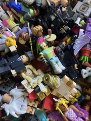 R0BL0X New Action Figure Toys For Boys + Girls – Lot of 20 Toys & Accessories