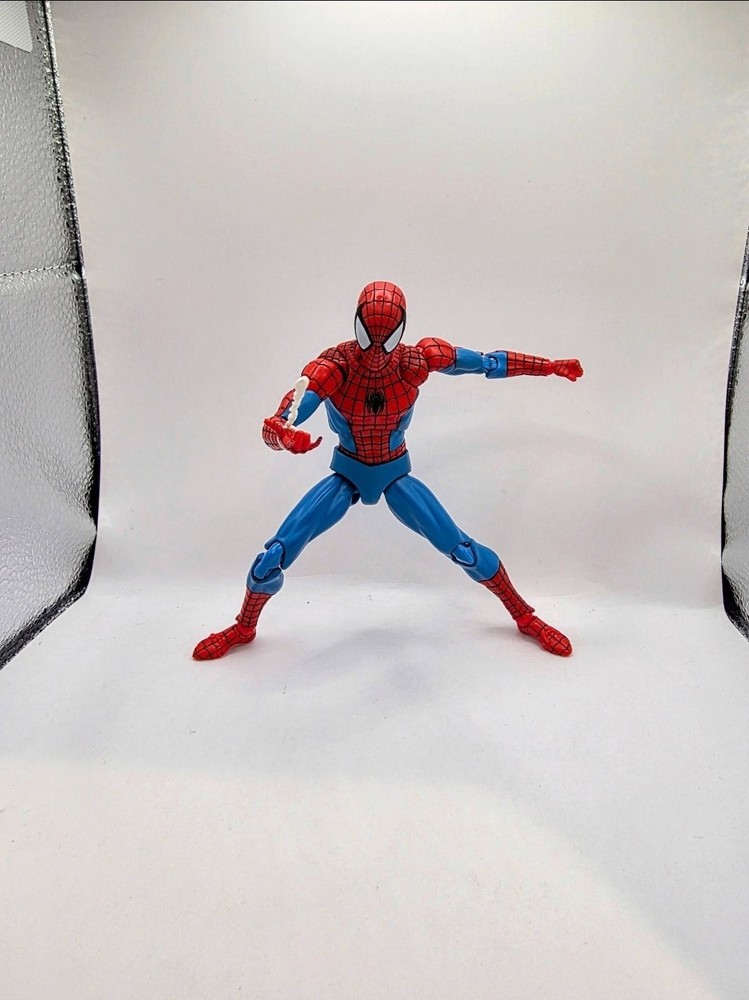 CT Toys MAFEX No.185 Spider-Man Classic costume 1/12, 6inch scale Action Figure