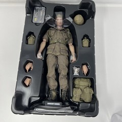 Hot Toys MMS141 Platoon 1/6 Scale Sergeant Bob Barnes Tom Berenger Figure Open