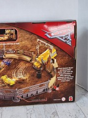 Disney Pixar Cars 3 Crazy 8 Crashers Smash & Crash Derby Playset – RARE – NEW