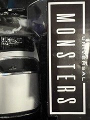 Universal Monsters 1:24 Die Cast WOLFMAN & 1957 CHEVROLET CORVETTE DIECAST CAR