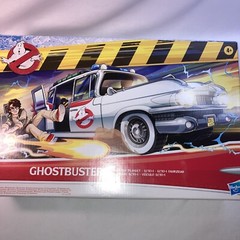 Ghostbusters Ecto-1 Afterlife Playset FLIGHT SUIT VARIANT 5 inch Scale NIB