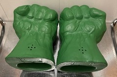 MARVEL 2003 Incredible Hulk Foam Smash Fist Hands Pair Gloves W/ Sound WORKING!