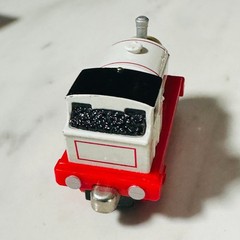 Lot of 2 Thomas Friends the Tank Engine Take n Play Metal Diecast Thomas Stanley