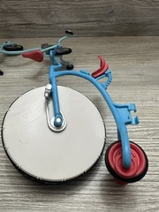 Dr. Seuss How The Grinch Stole Christmas Santa Grinch & Cindy Lou Who Drum Bikes
