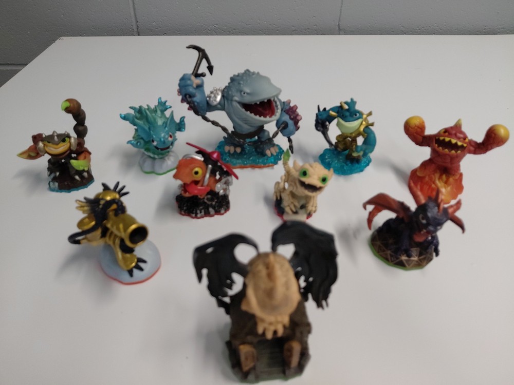 Skylander Trap Team And Skylander Giants action Figure Total Of 10 #77