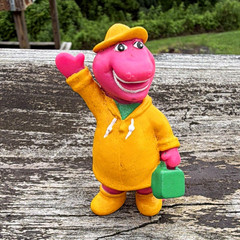 Playskool Barney & Friends Barney Pink Dinosaur Figurine w/ Hat & Suitcase