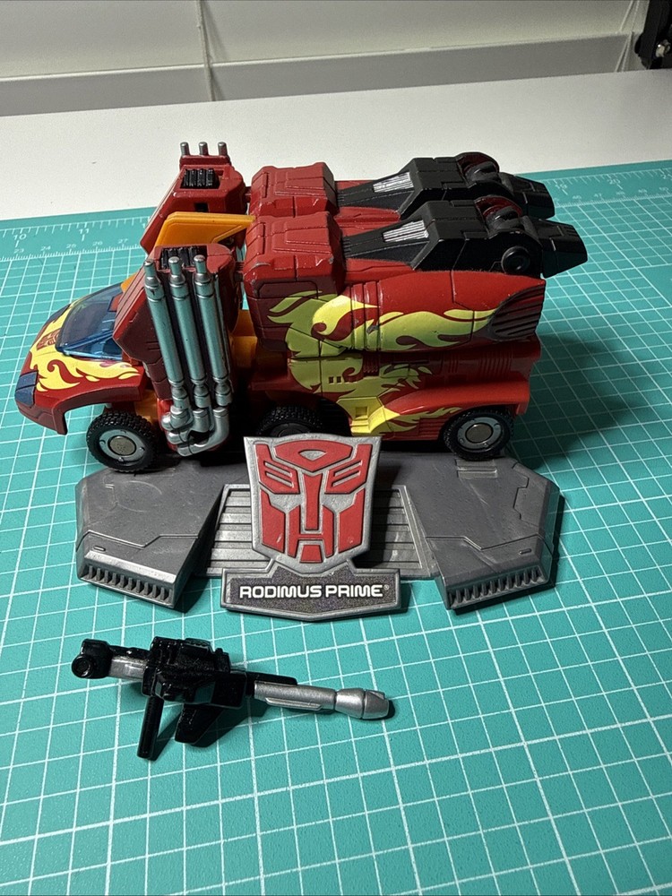 Transformers Titanium Rodimus Prime Complete w/ Stand, Gun 2007