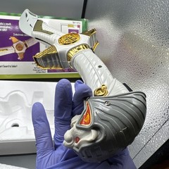 Bandai Mighty Morphin Power Rangers 1994 SABA “The Talking Tiger Saber” in box