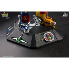 Voltron: Lion Force – 40th Anniversary Collector’s Set by Toynami *Sealed New*