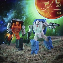 TRANSFORMERS WAR FOR CYBERTRON KINGDOM ROAD RANGER,PUFFER GOLDEN DISK COLLECTION