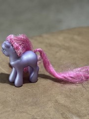 My Little Pony G3 PETAL BLOSSOM 2002 Hasbro Long Styled Pink Tinsel Hair