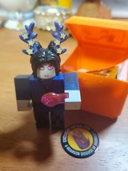 Roblox Celebrity Series 8 BOUNDLESS REVERIE Figure w/ BOARGON DISGUISE Code