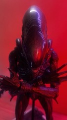 Hot Toys MMS784 Scorched Xenomorph Alien Romulus