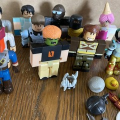 ROBL0X 11 Figures Lot w accessories action figure collectible toys