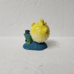 Disney Pixar Finding Nemo Bloat the Blowfish 2″ PVC Figure Cake Topper Yellow