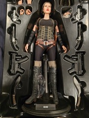 Hot Toys MMS139 Resident Evil Afterlife Alice