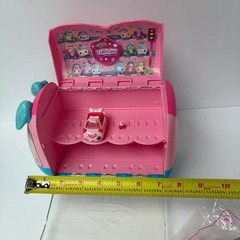 Shopkins Cupcake Truck Cutie Car Play n Display Collector’s Van with Car + Extra