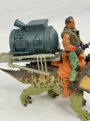 Dino Commander Triceratops Beast Taming Squad Dino and Wrangler Figure Playset