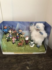 Rudolph The Red-Nosed Reindeer BUMBLE & FRIENDS 12 Figures Memory Lane 2002 +EXT