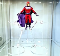 Clear Acrylic Mezco Flight Bases – set of 3