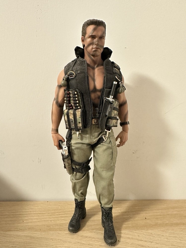Hot Toys Arnold Schwarzenegger Commando MMS276 2015