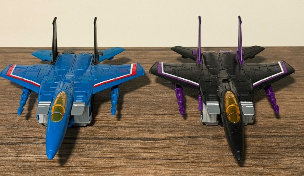 Transformers War for Cybertron: Earthrise Voyager Skywarp and…