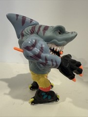 VINTAGE 1994 MATTEL STREET SHARKS BLADES ACTION FIGURE STREEX ROLLER BLADER TOY